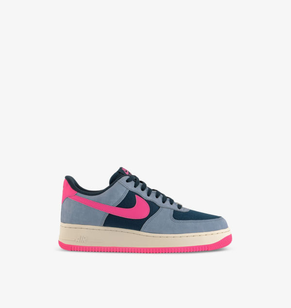 

Низкие замшевые кроссовки Air Force 1 '07 Nike, цвет dark obsidian ashen slat