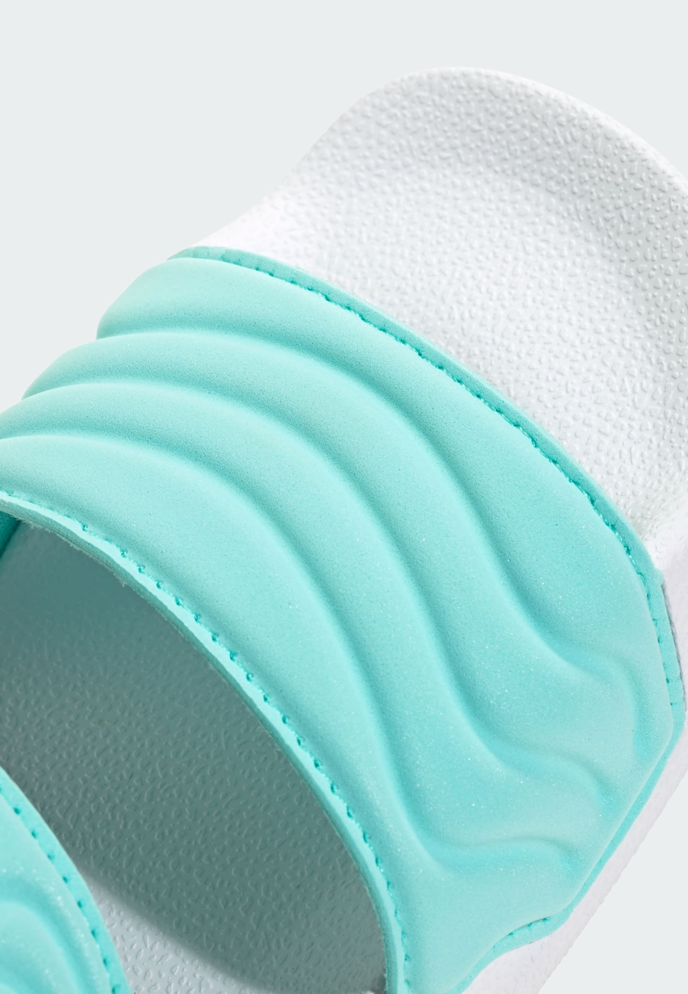 Adidas Sportswear Пляжные и бассейновые тапочки 'Adilette' в зеленом цвете — фото 4