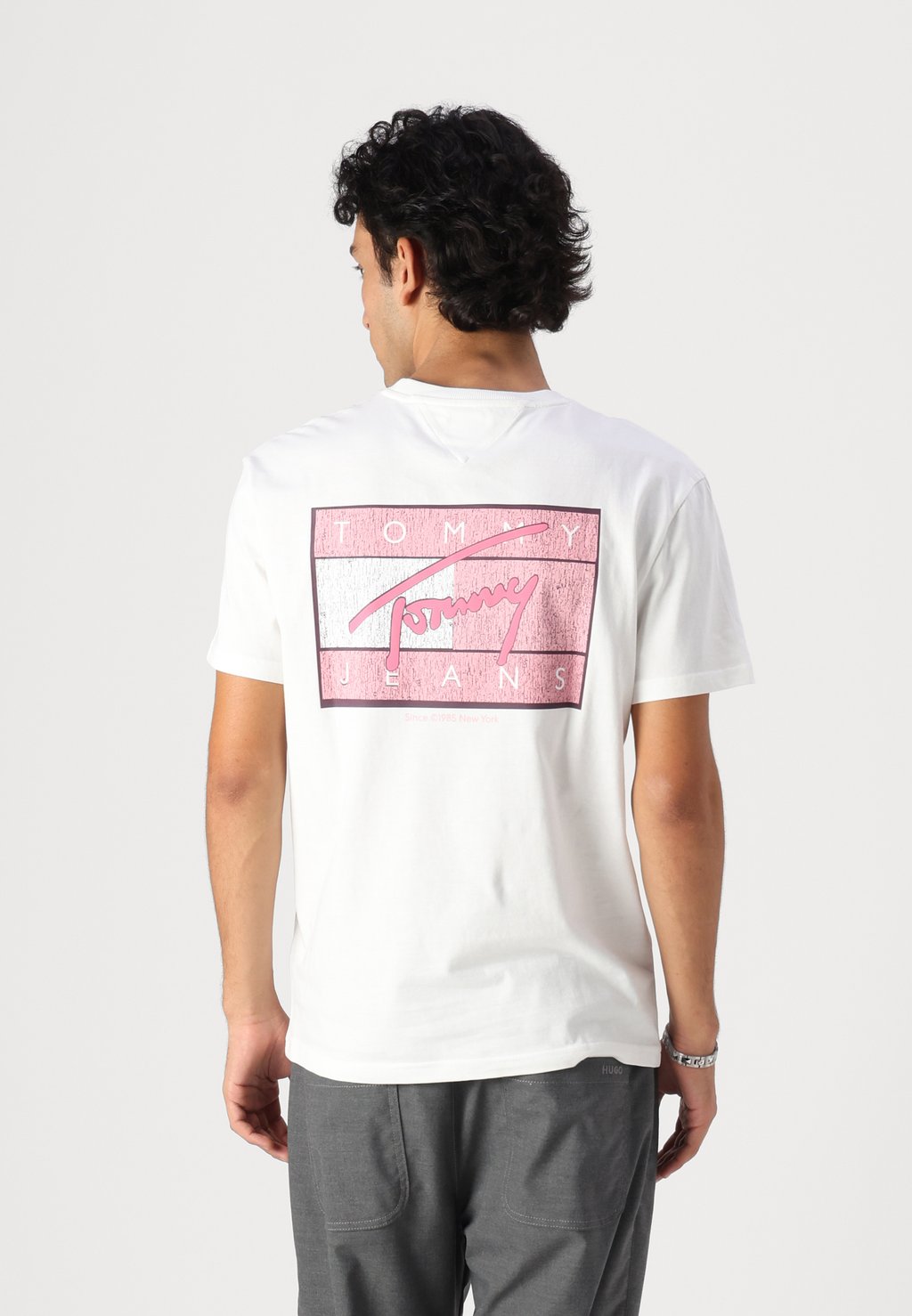

Футболка с принтом FLAG TEE Tommy Jeans, молочный