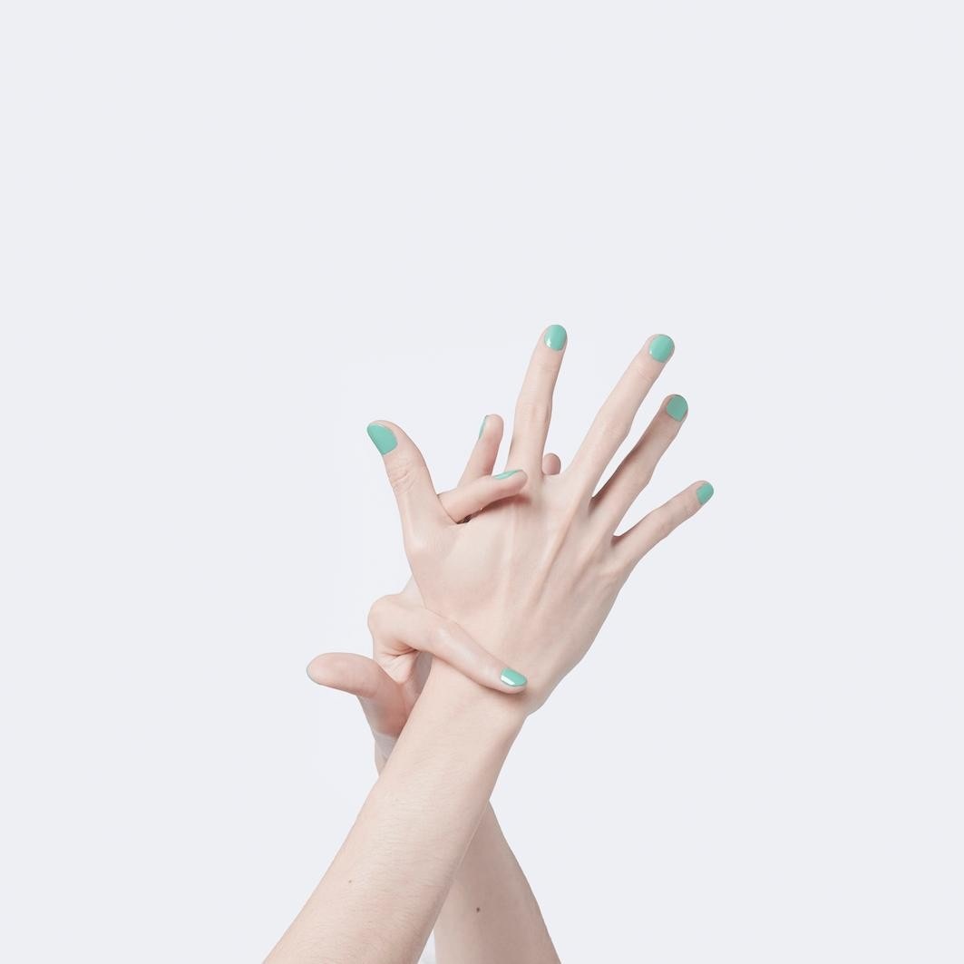 Лак для ногтей nail lacquer à ongles Gucci, nr. 713 dorothy turquoise, объем 10 мл — фото 4