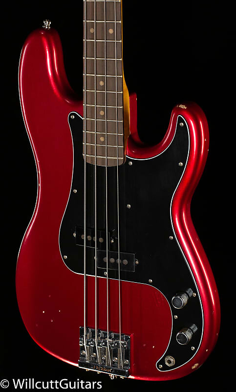 

Басс гитара Fender Nate Mendel Precision Bass Rosewood Fingerboard Candy Apple Red