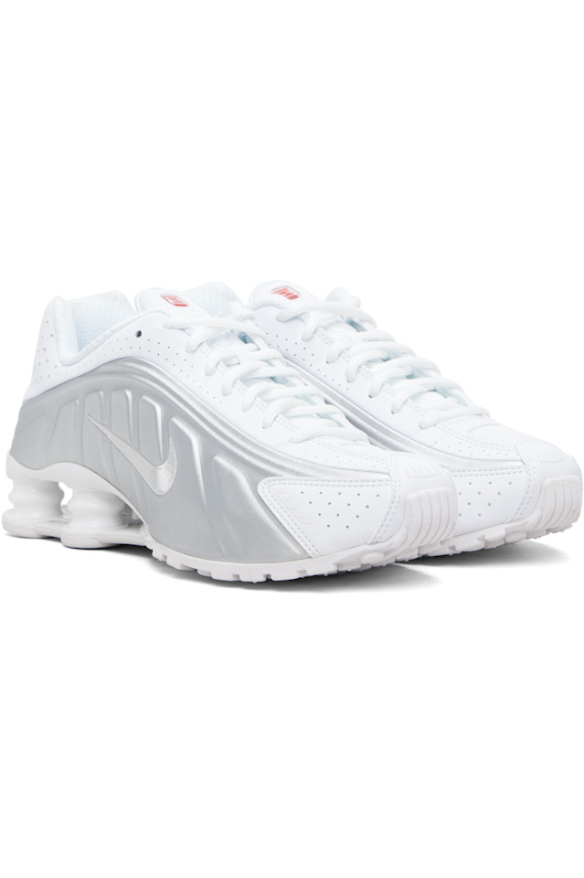 Nike Кроссовки Shox R4 белого и серебристого цвета — фото 4