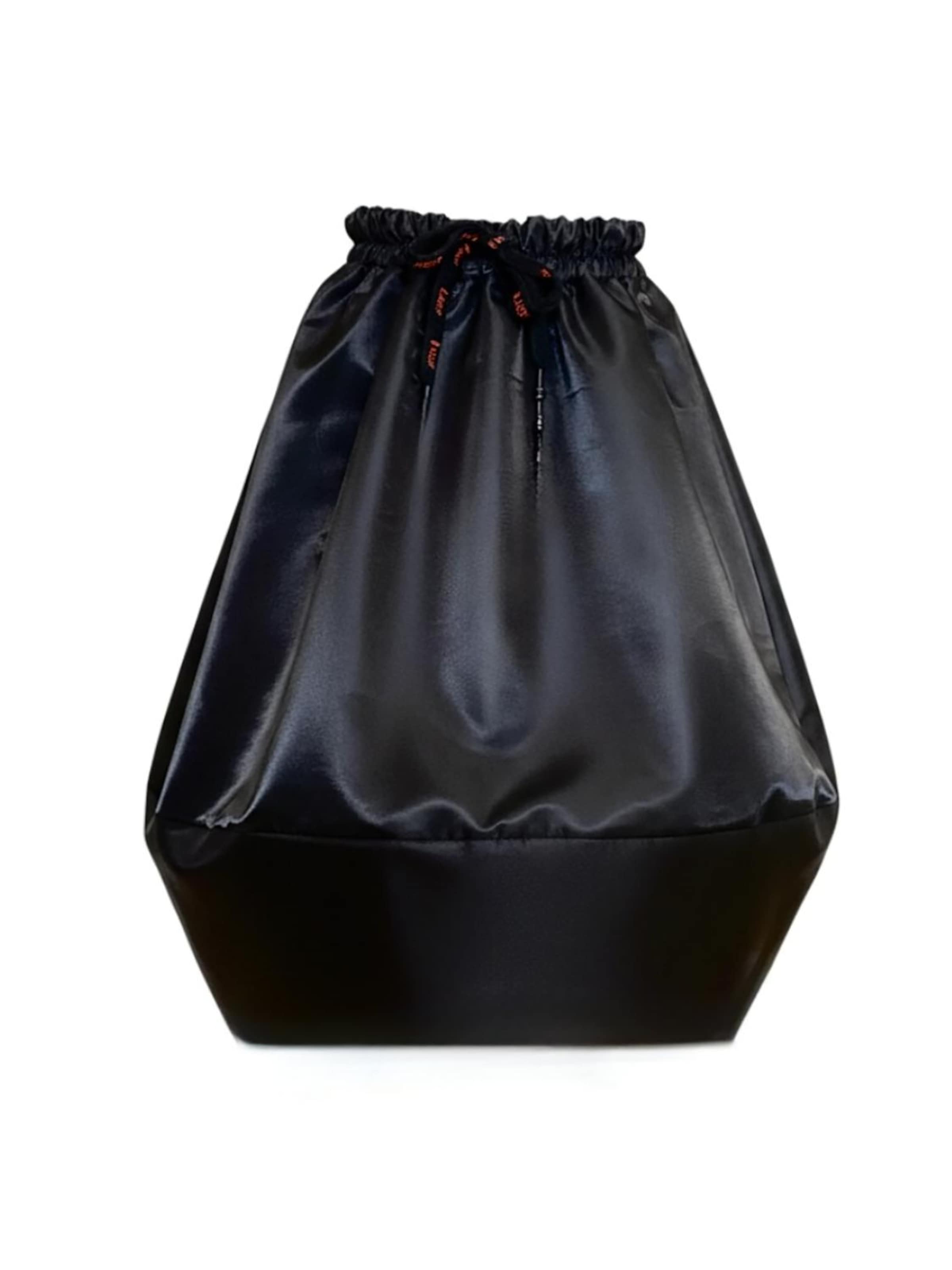 

IUnique Юбка 'Taffeta Balloon Skirt' в черном цвете