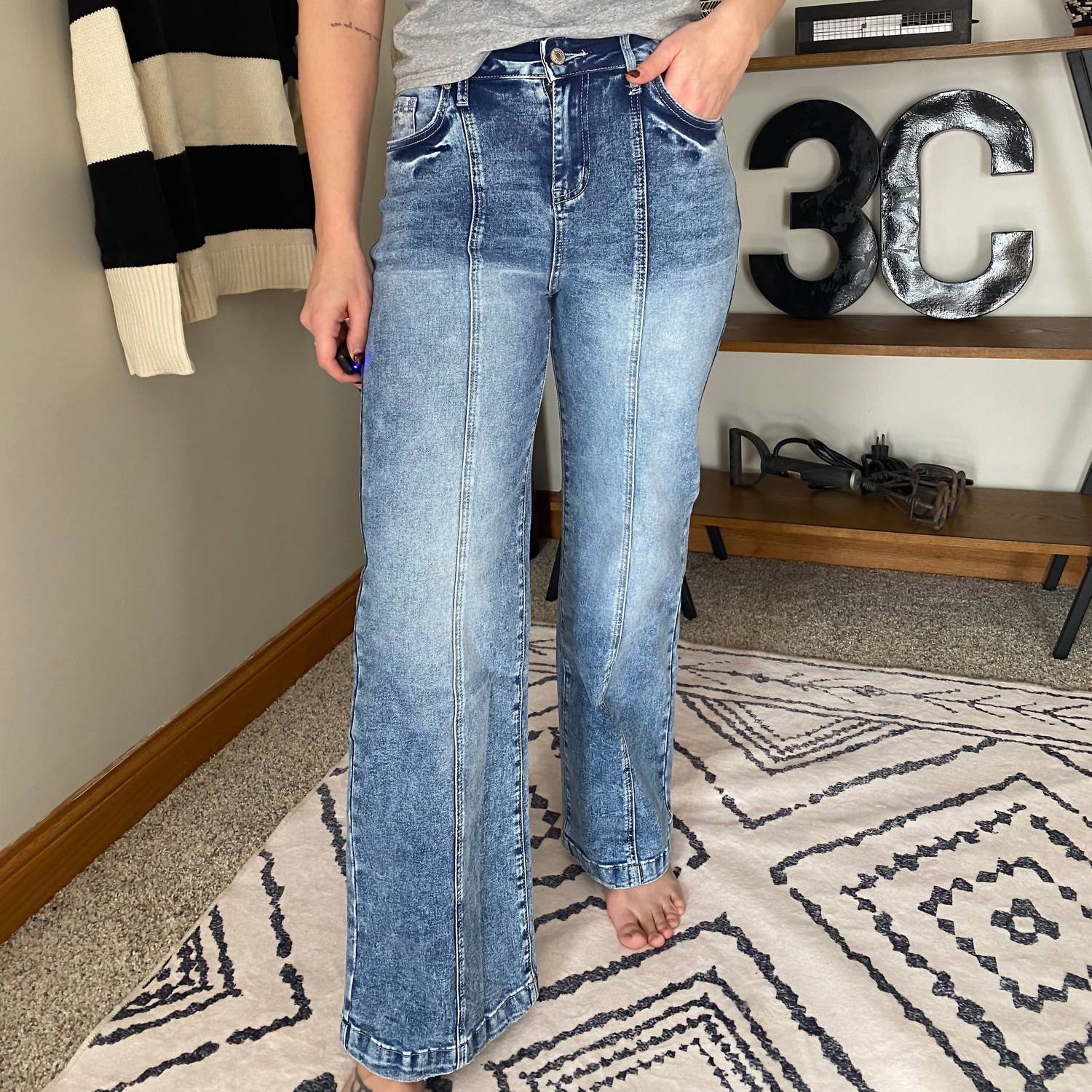 

Джинсы с широкими штанинами Leah в среднем оттенке Lovesoft, Medium Wash