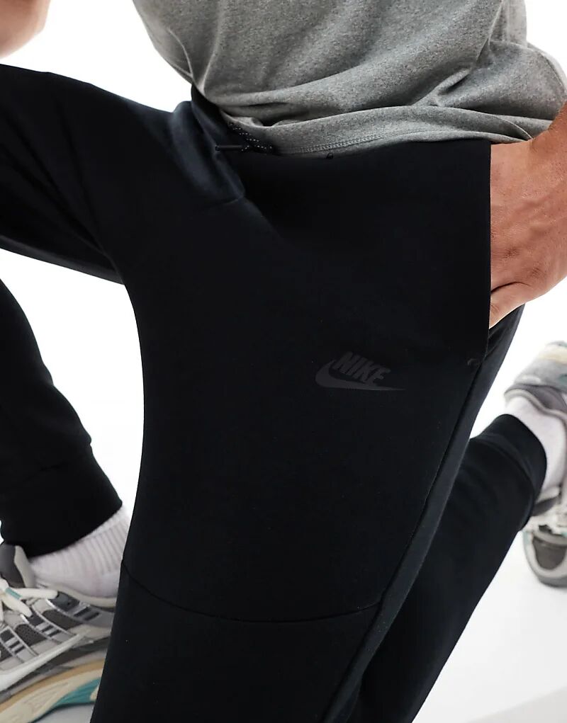 Джоггеры Tech Fleece черного цвета Nike — фото 3