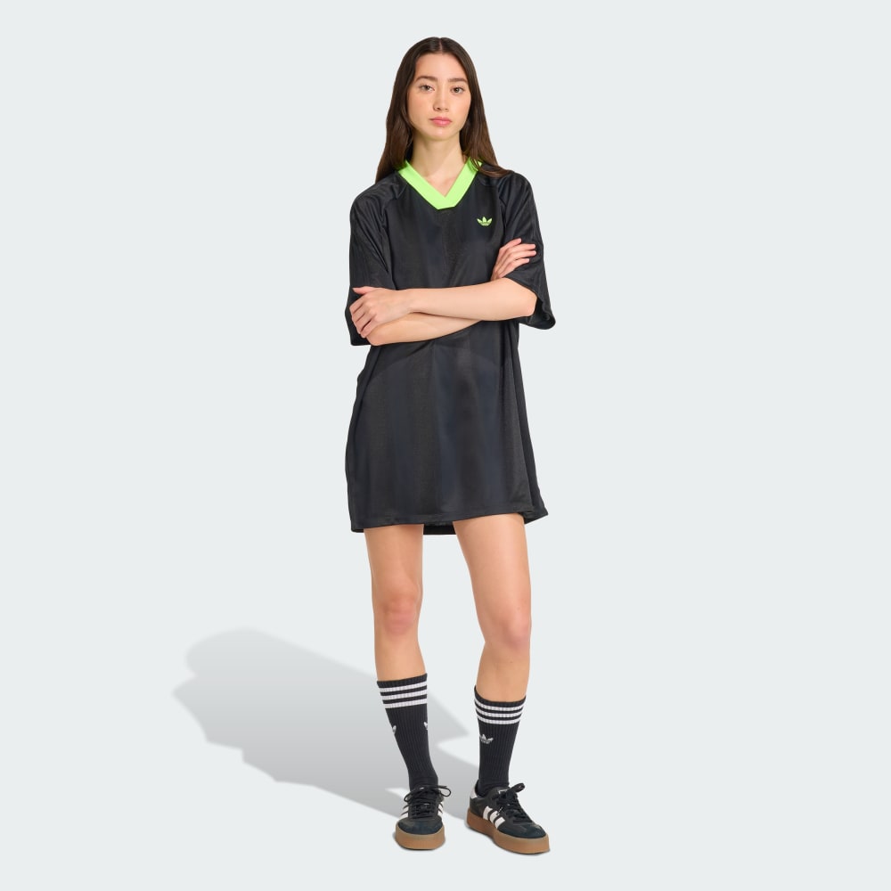 

Платье Adidas Adicolor Soccer Jacquard Oversize Dress, цвет Black/Signal Green