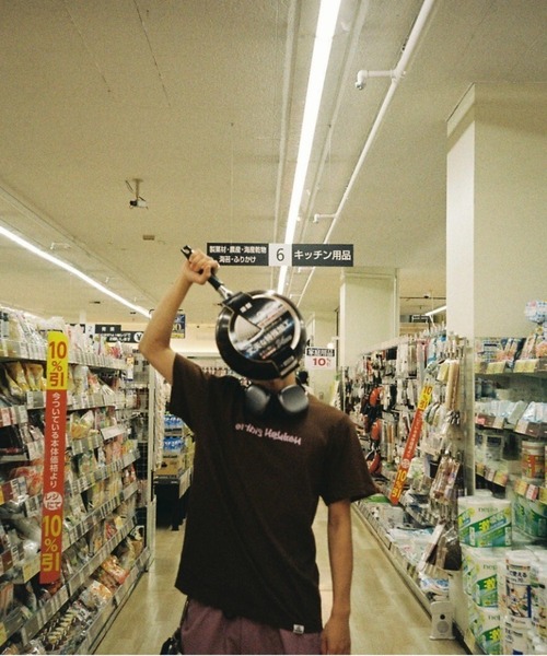 

Футболка с коротким рукавом, с принтом ROOPTOKYO, темно-коричневый