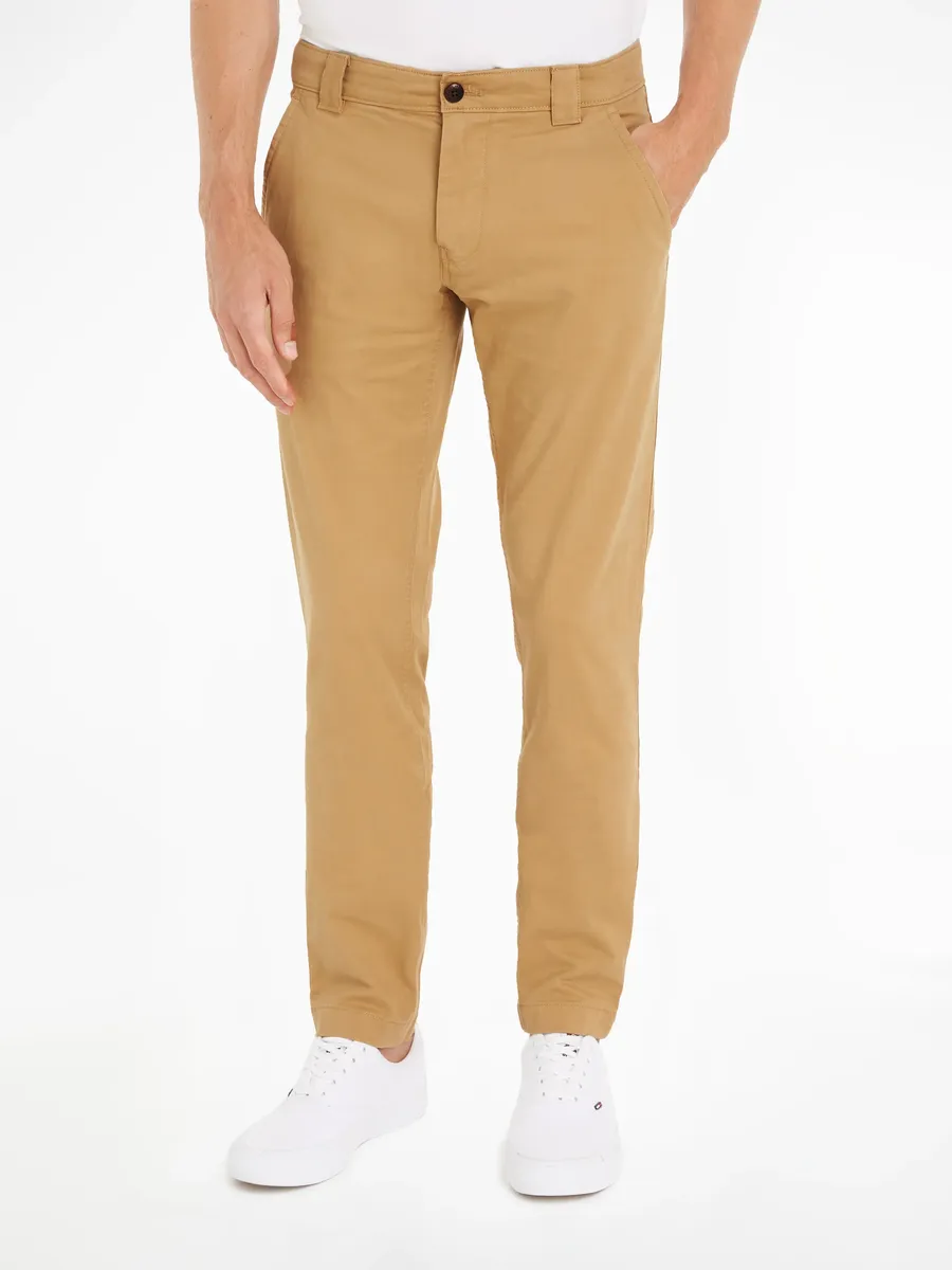 

Брюки-чиносы Tommy Jeans "TJM SCANTON CHINO PANT" с фирменной этикеткой, хаки
