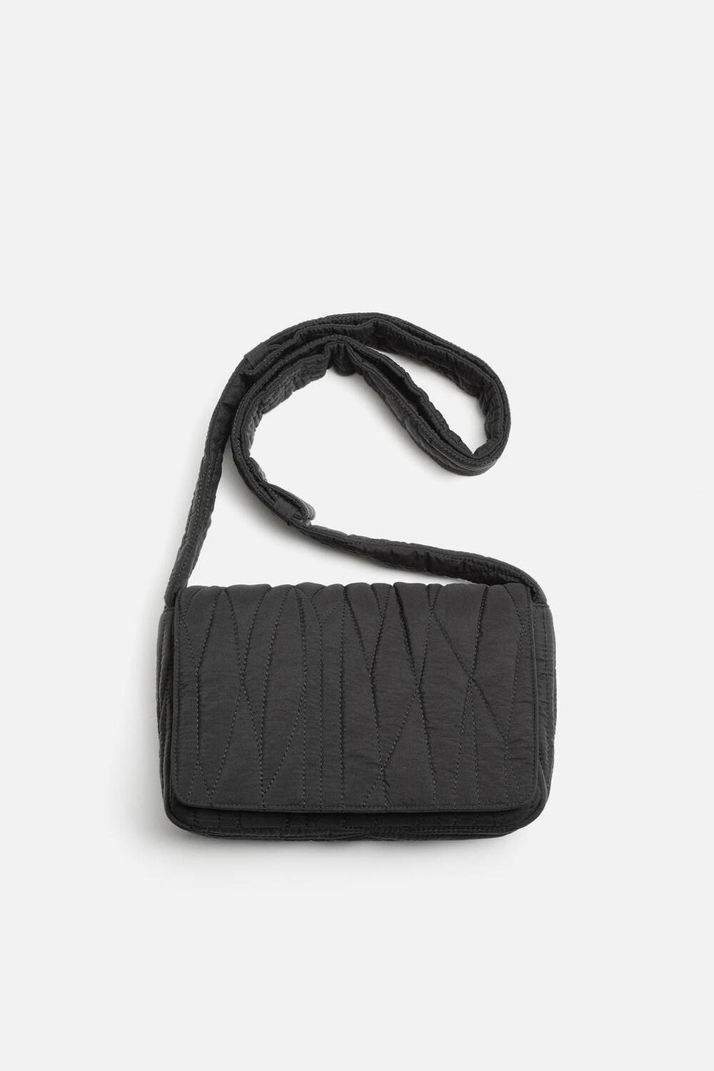 

Стеганая нейлоновая сумка через плечо ZARA, черный