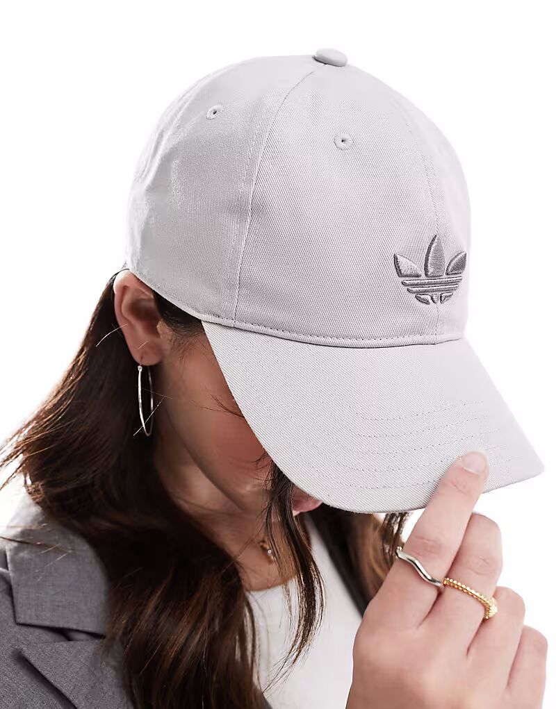 

Бейсболка Adidas Originals серого цвета