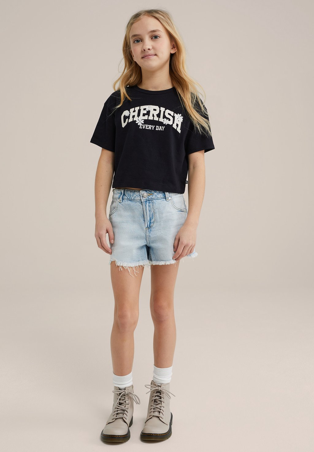 

Джинсовые шорты WE Fashion, светло-голубой
