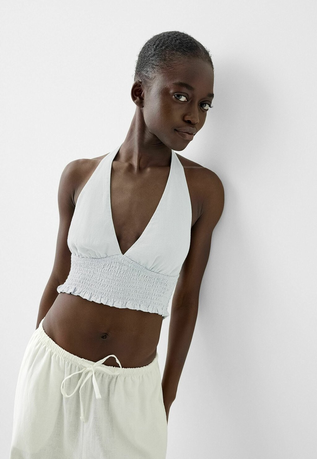 

Блузка Halterneck Crop Bershka, светло-голубая