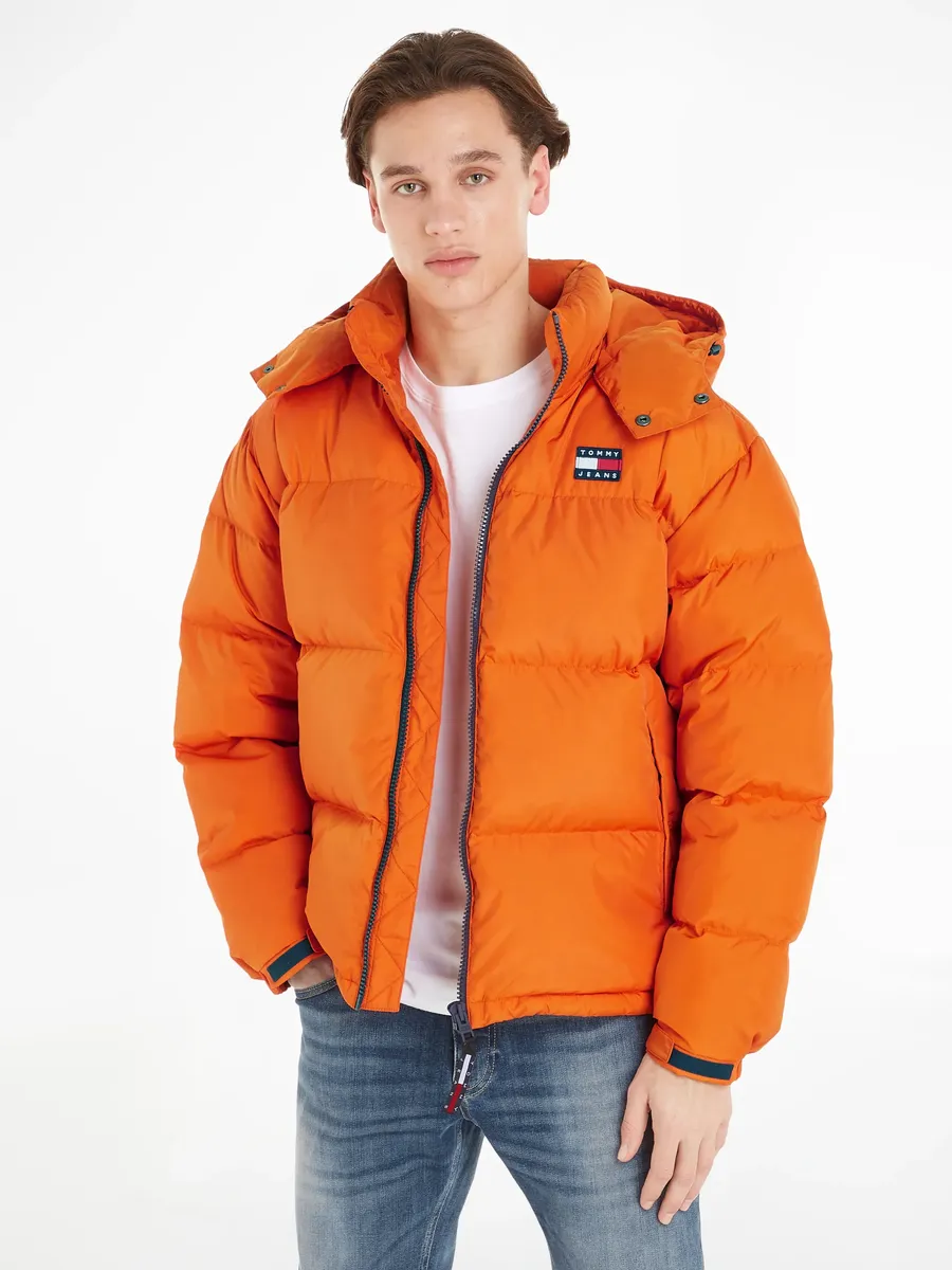 

Стеганая куртка Tommy Jeans "TJM ALASKA PUFFER", с капюшоном, с фирменной этикеткой, цвет Bonfire Orange