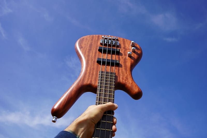 

Басс гитара Warwick German Pro Series Corvette Bubinga Natural Trans Satin Left-Handed 4-String Bass