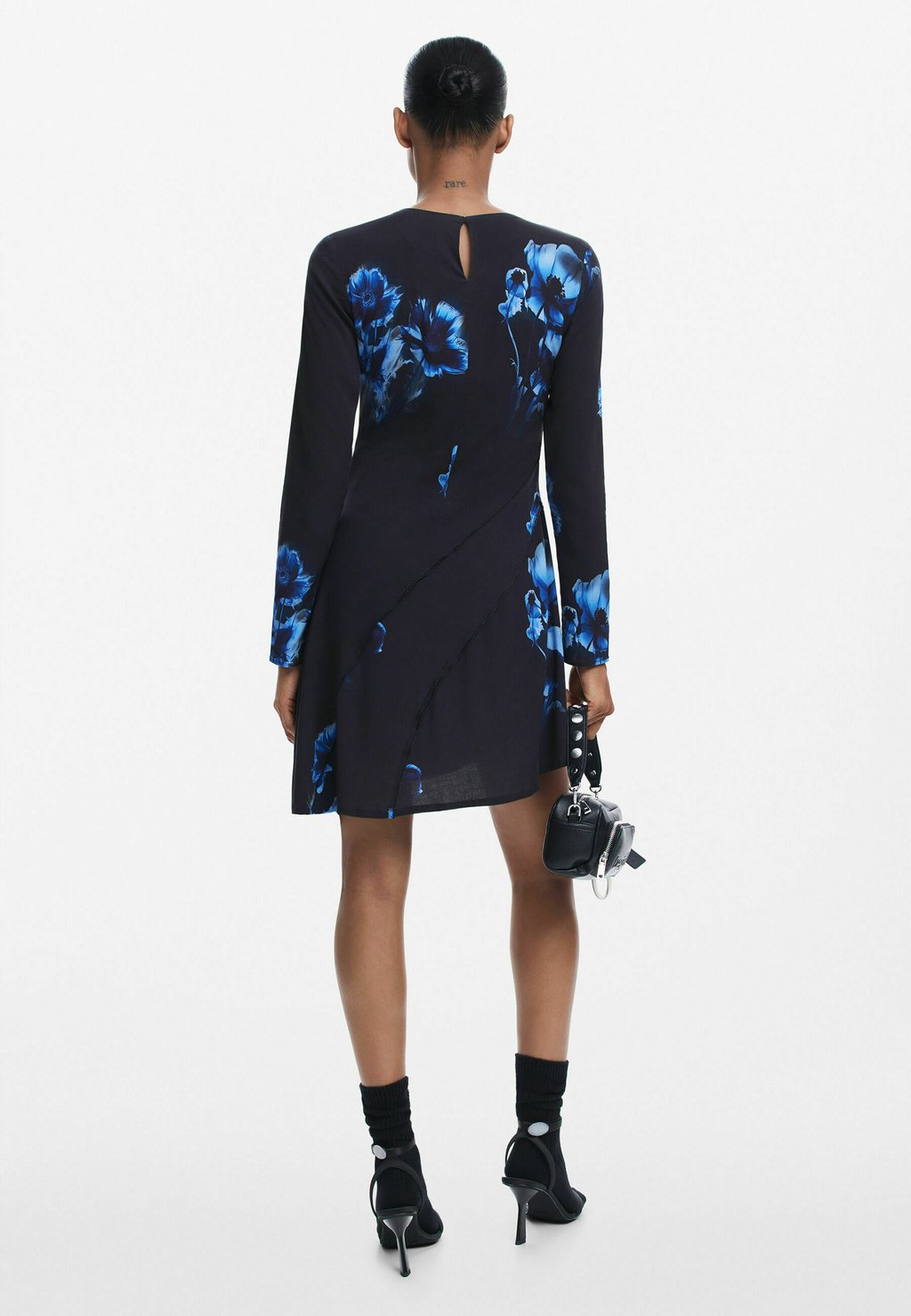 

Повседневное платье Desigual, черный