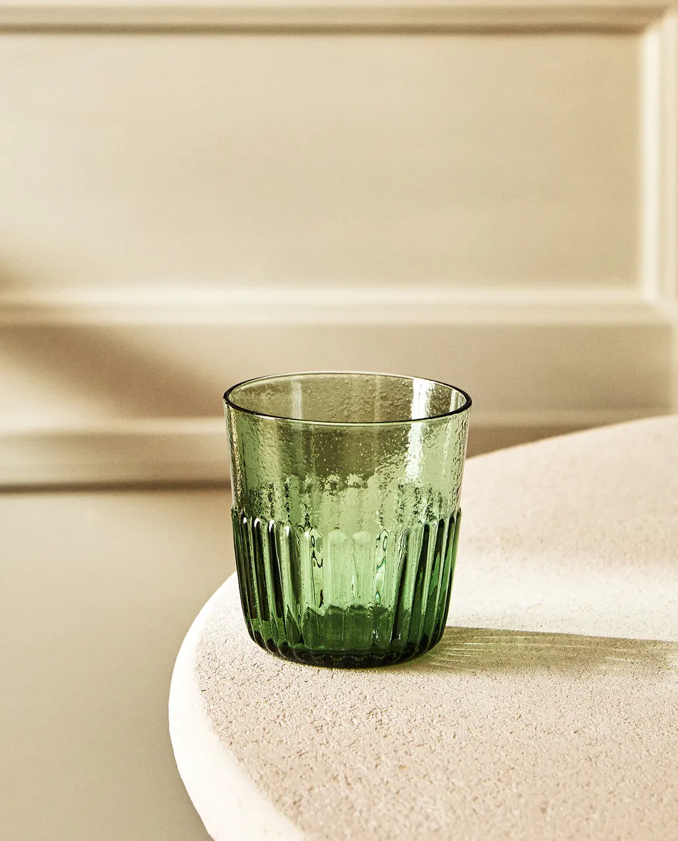 

Стеклянный стакан с приподнятым дизайном Zara Home, зеленый
