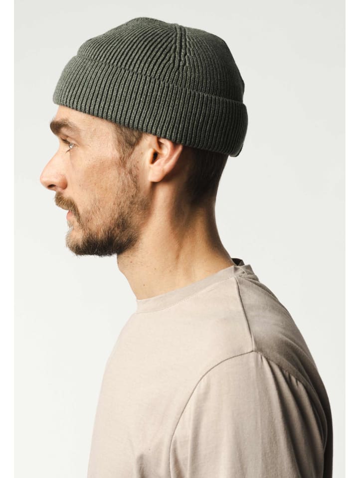 

Унисекс короткая вязаная шапка в рубчик RAFI MELA