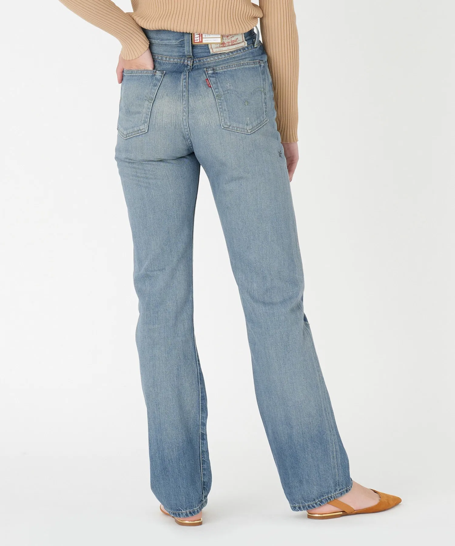 Джинсы Levi's LEVI'S(R) винтажная одежда 1950-х годов, модель 701, цвет ANZA, цвет индиго, ношеные. — фото 3