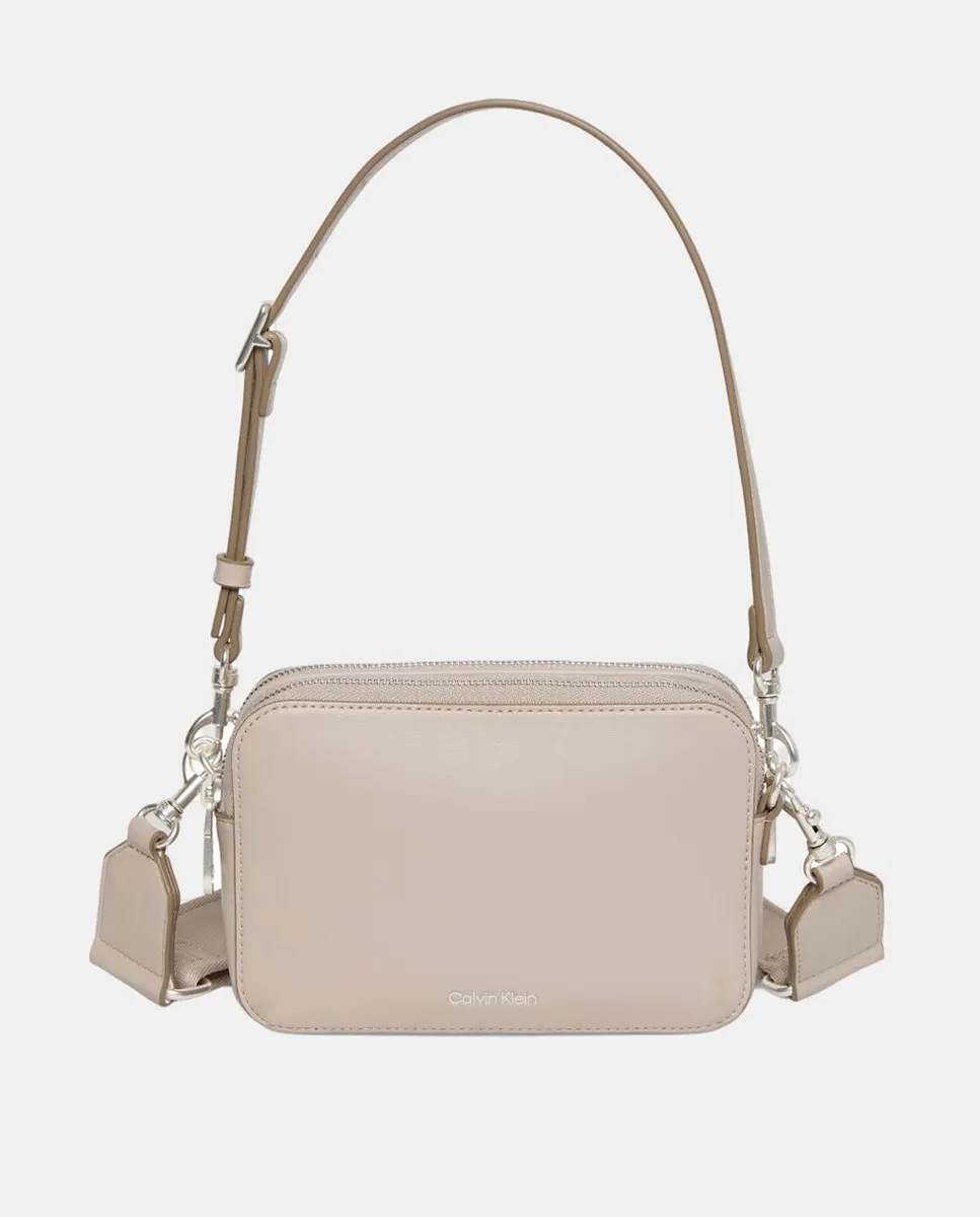 

Сумка для камеры с двумя ручками Calvin Klein, черный