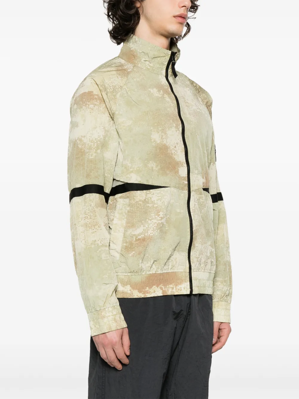 Куртка с абстрактным принтом и нашивкой Compass Stone Island, нейтральный — фото 3