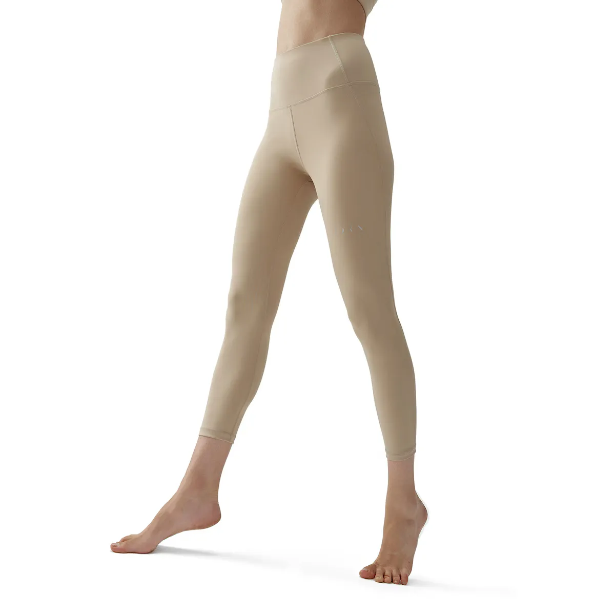 

Chloe Born Living Женские леггинсы для йоги Born Living Yoga, бежевый