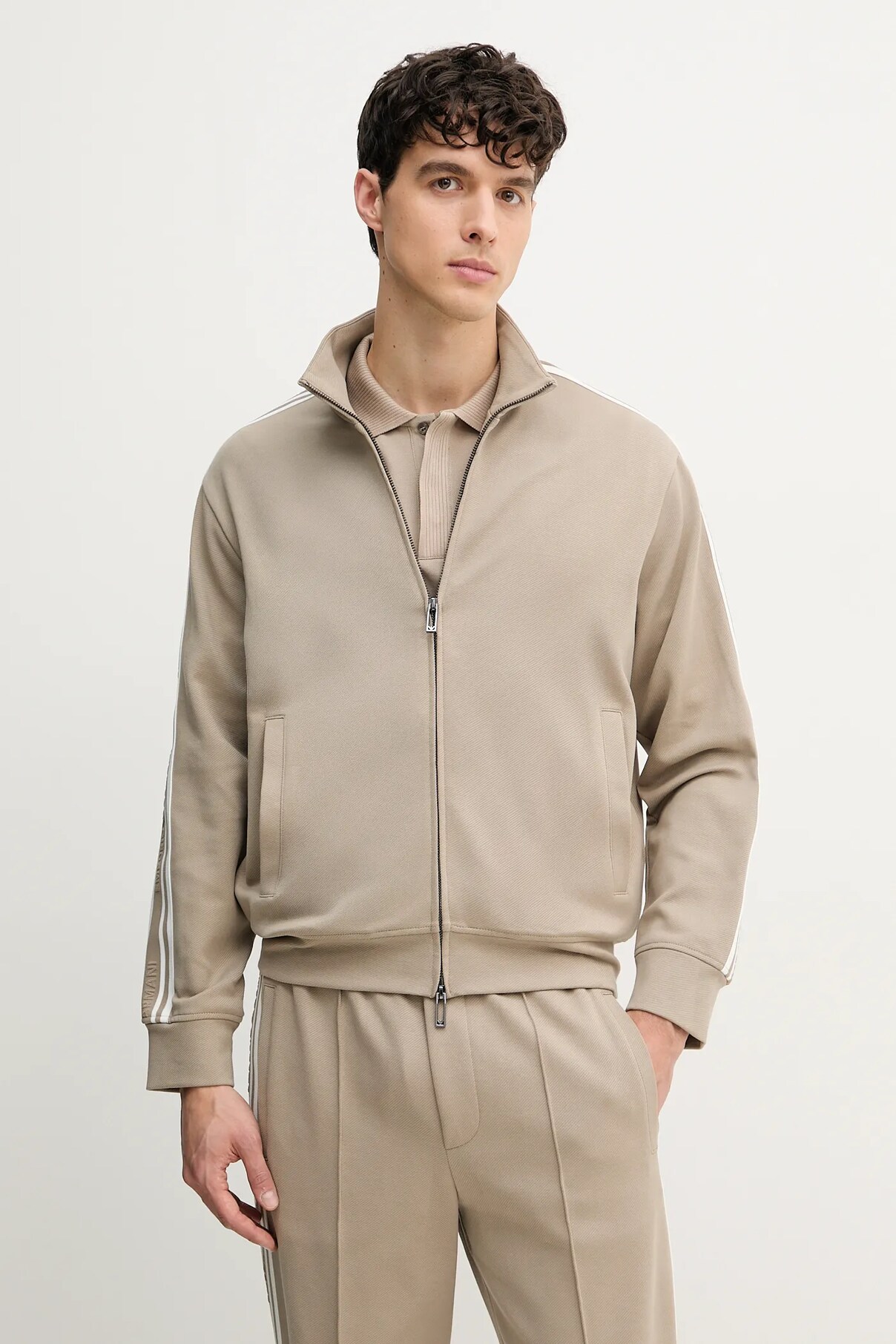 

Толстовка Emporio Armani, бежевый