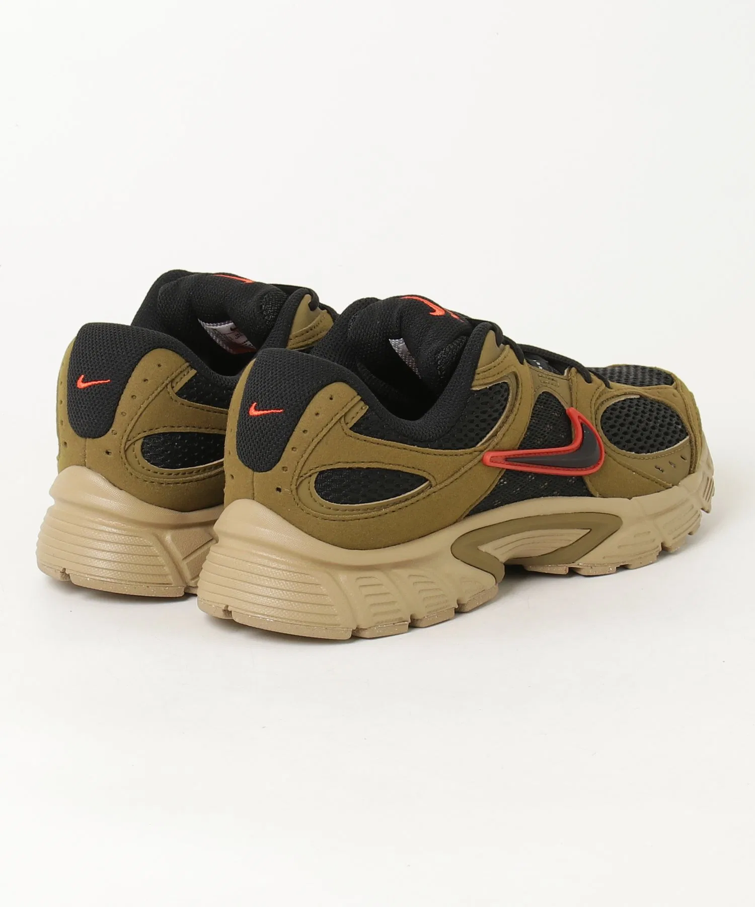 Мужские кроссовки из сетки NIKE V5 RNR бежевые — фото 2