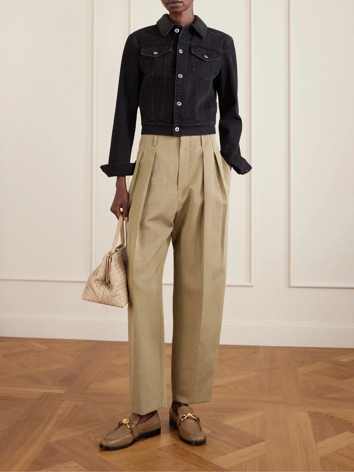 Джинсовая куртка с кожаной отделкой Intrecciato BOTTEGA VENETA, черный — фото 2
