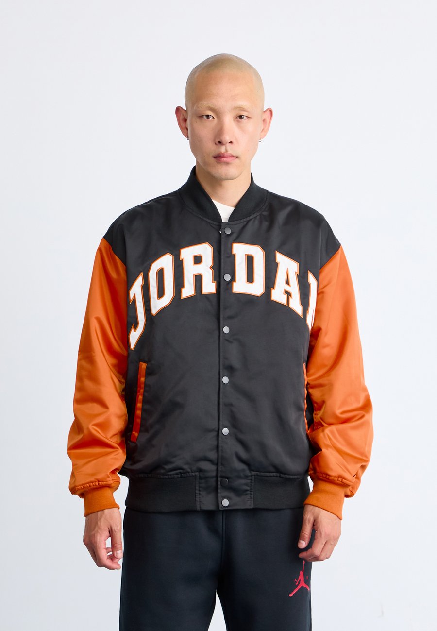 

Куртка Jordan Bomber Jacket, Black/Starfish/Black