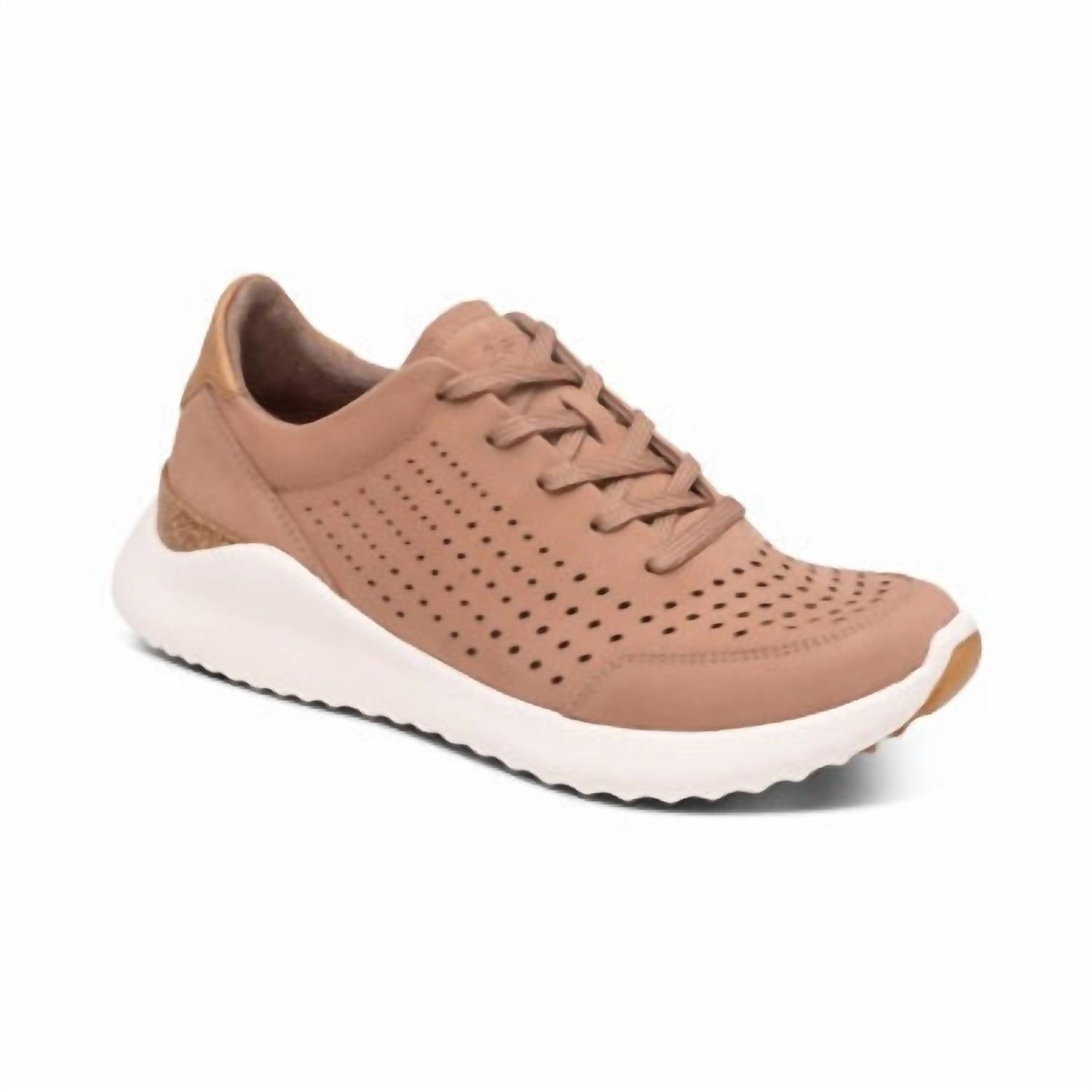 Женские кроссовки Laura Lace Up в цвете Almond Aetrex