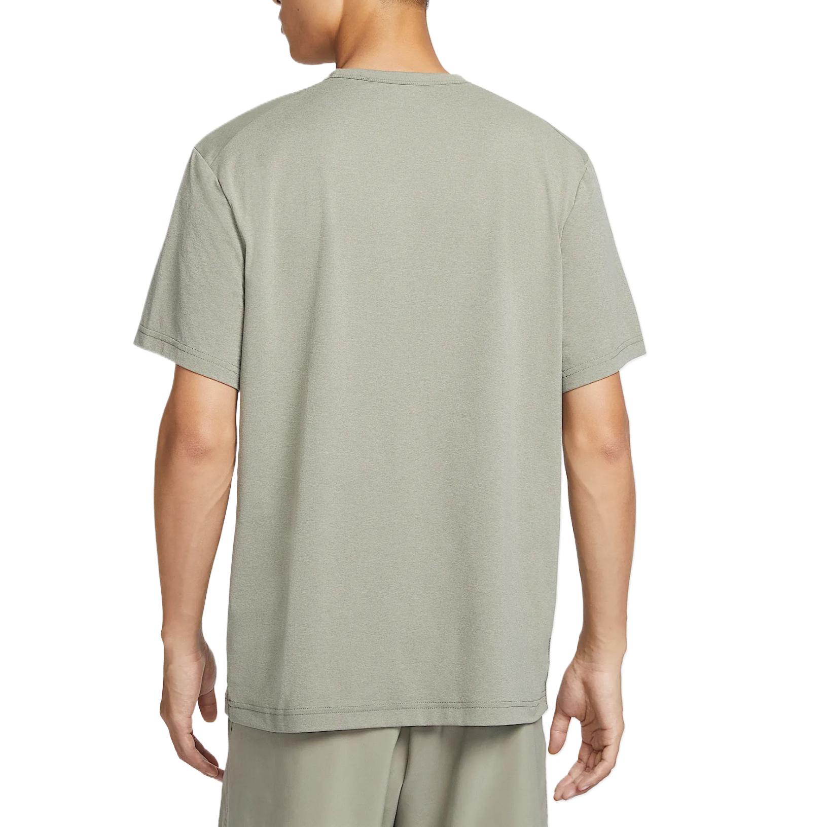 Nike Футболка Dri Fit HYVERSE мужская light army green — фото 4