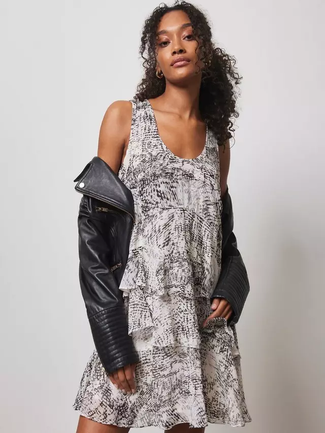 

Платье Mint Velvet Snake Print Ruffle Mini