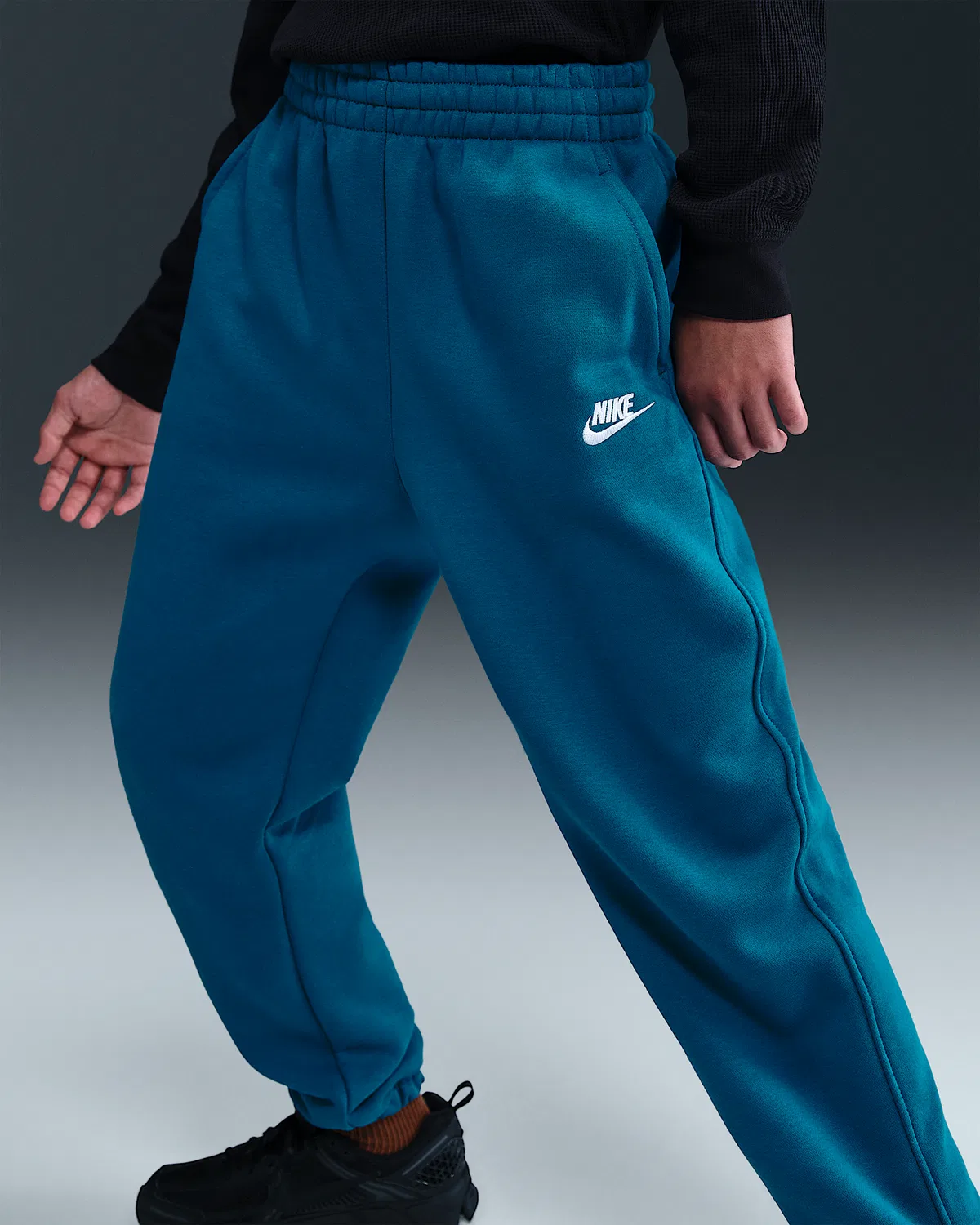 Детские свободные штаны Nike Sportswear Club Fleece, Green Abyss/Green Abyss/White — фото 2