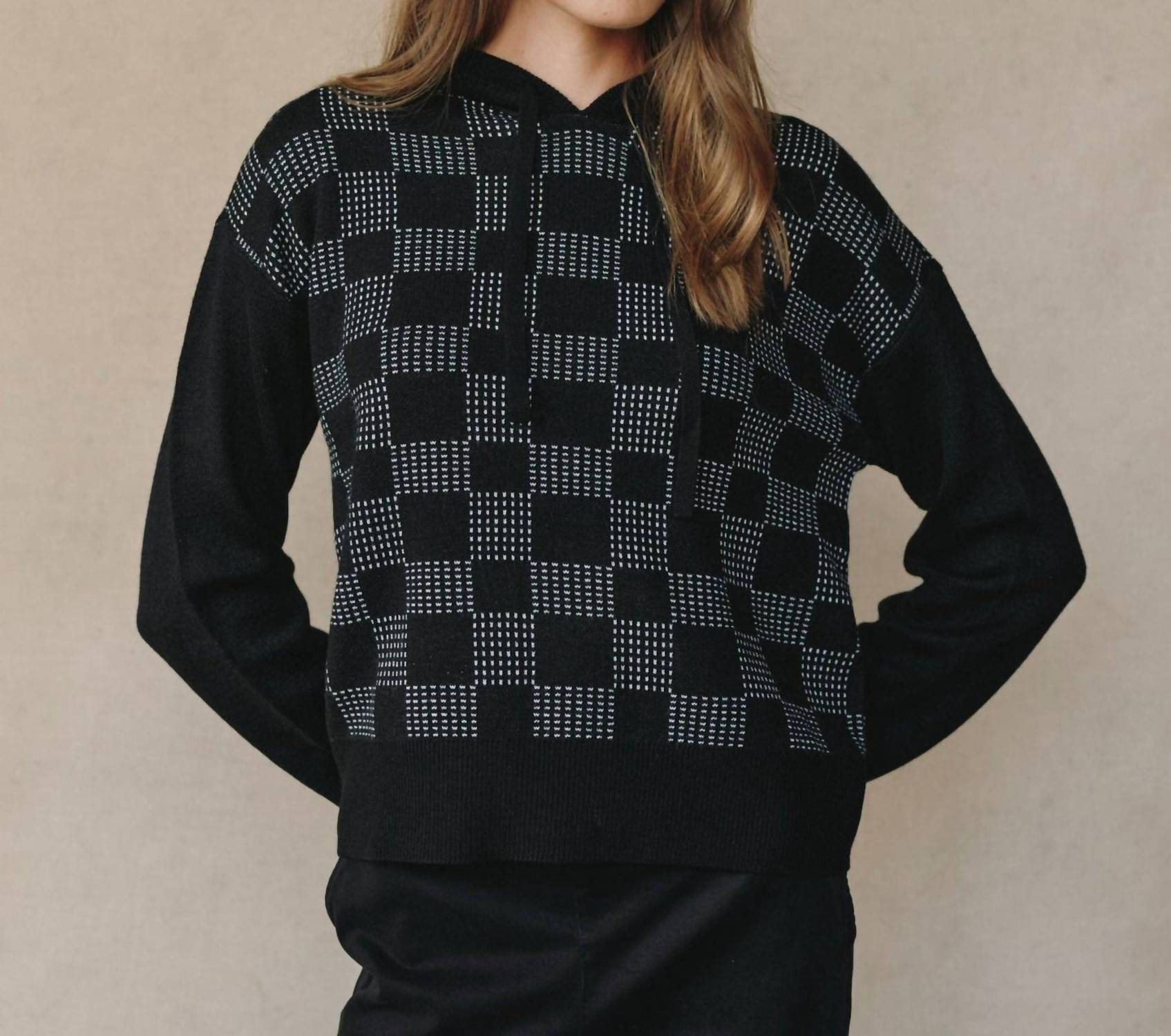 

Черный свитер с капюшоном Bella Dahl, черный