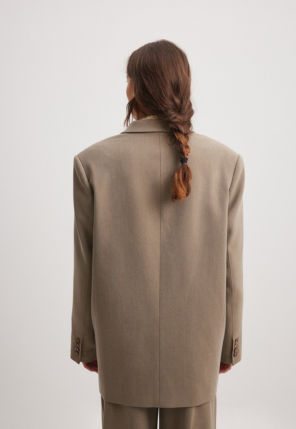 

Короткое пальто ZWEIREIHIGER NA-KD, цвет Mottled Olive