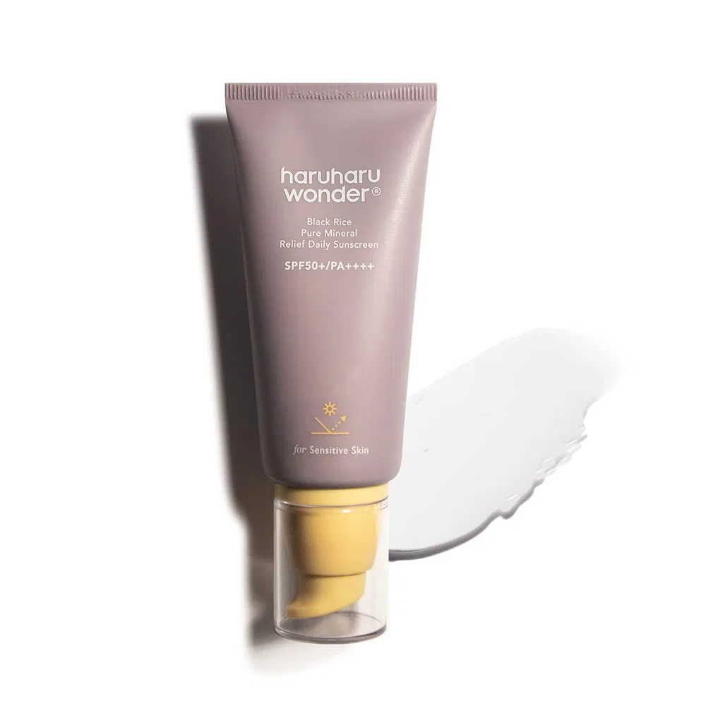 Солнцезащитный крем для лица «Black Rice Pure Mineral Relief» SPF 50 от Haruharu Wonder Haruharu