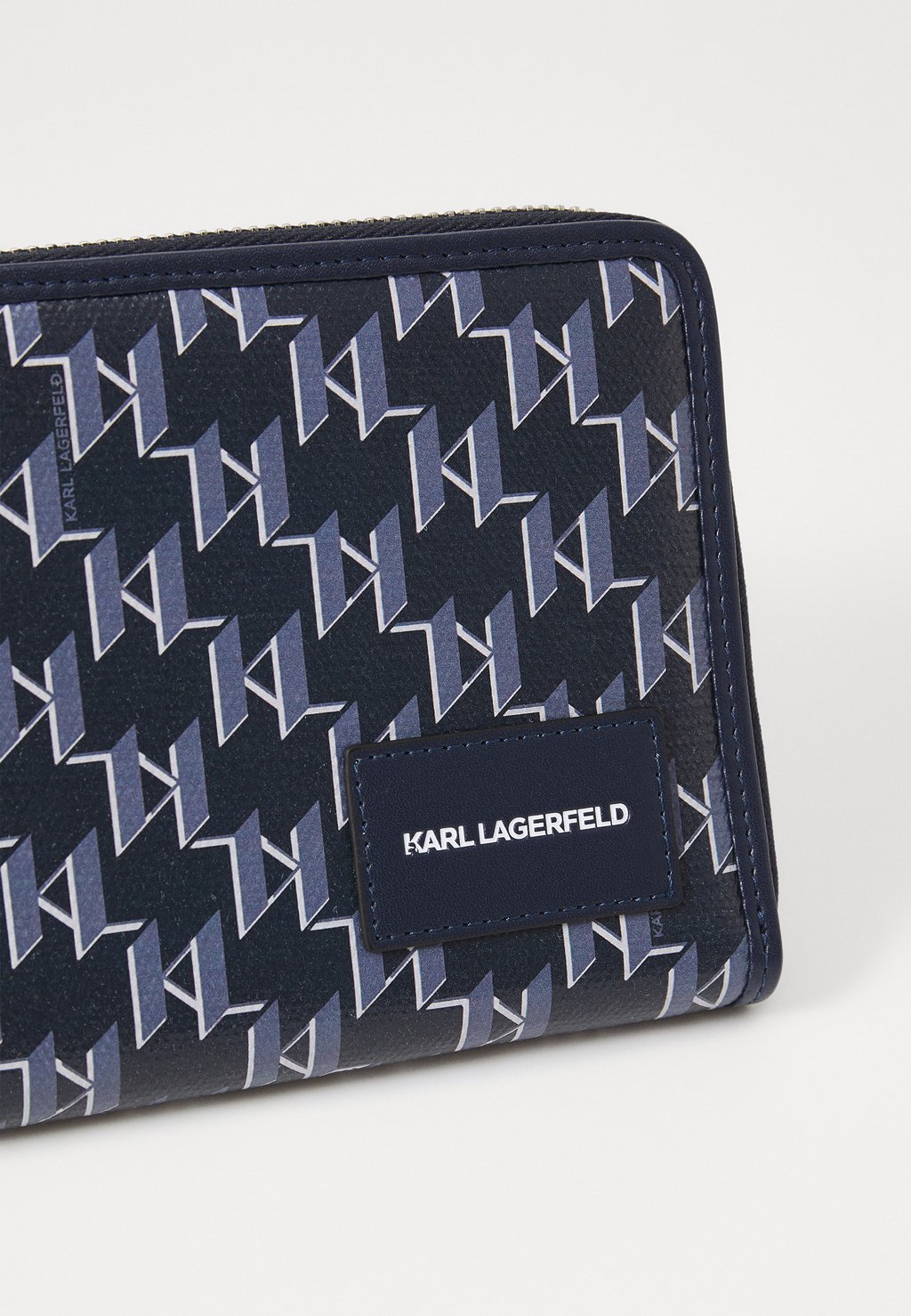 

Кошелек VOYAGE TRAVEL WALLET UNISEX KARL LAGERFELD, синий