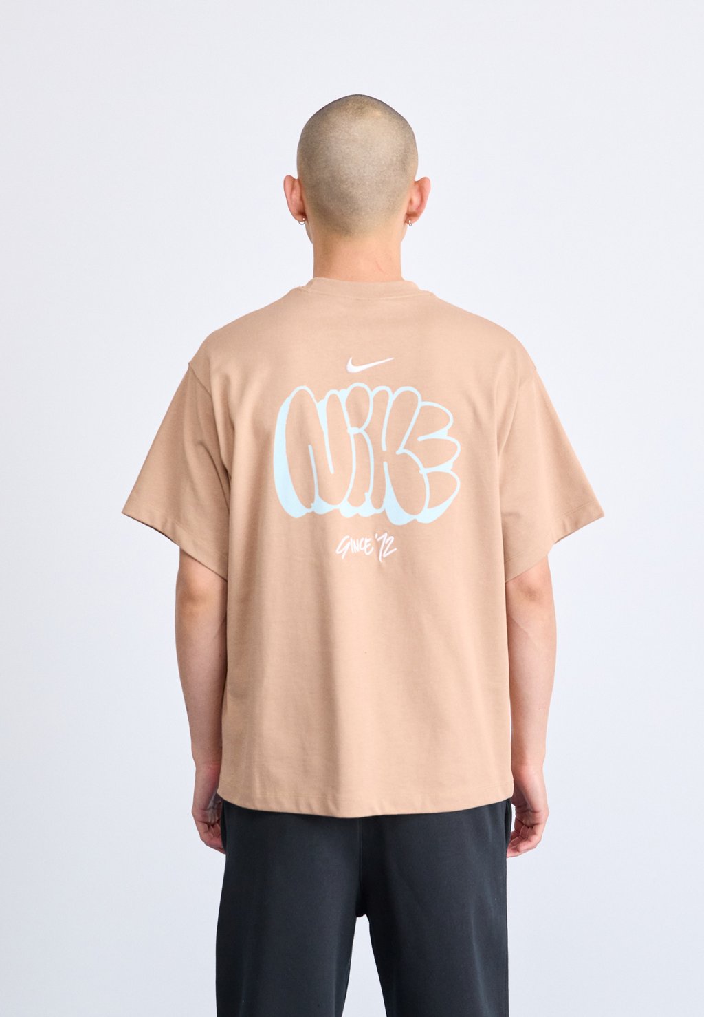 

Футболка с принтом SOLO TEE Nike Sportswear, бежевый
