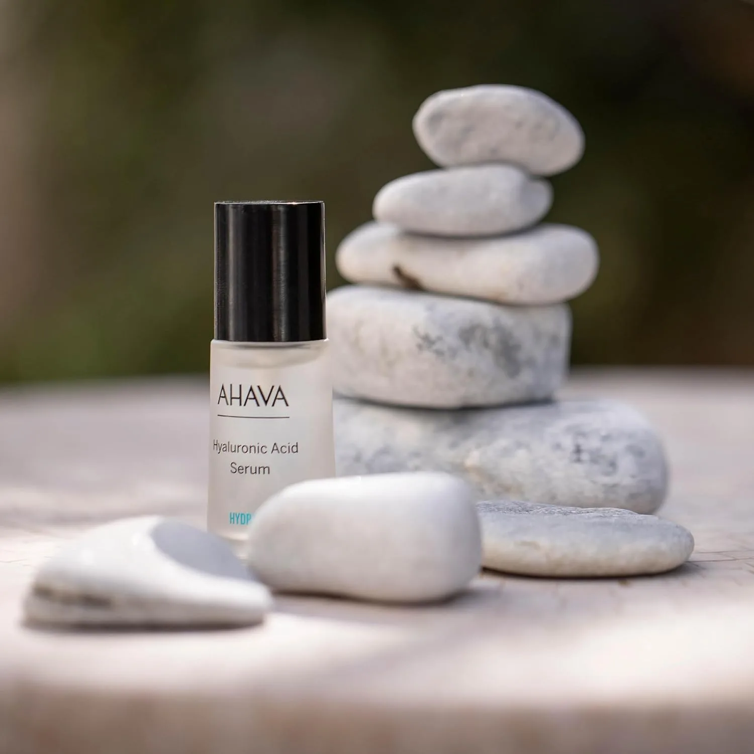 Сыворотка Ahava — Hyaluronic Acid Serum - прозрачная шелковистая для интенсивного увлажнения кожи, 30 мл — фото 4