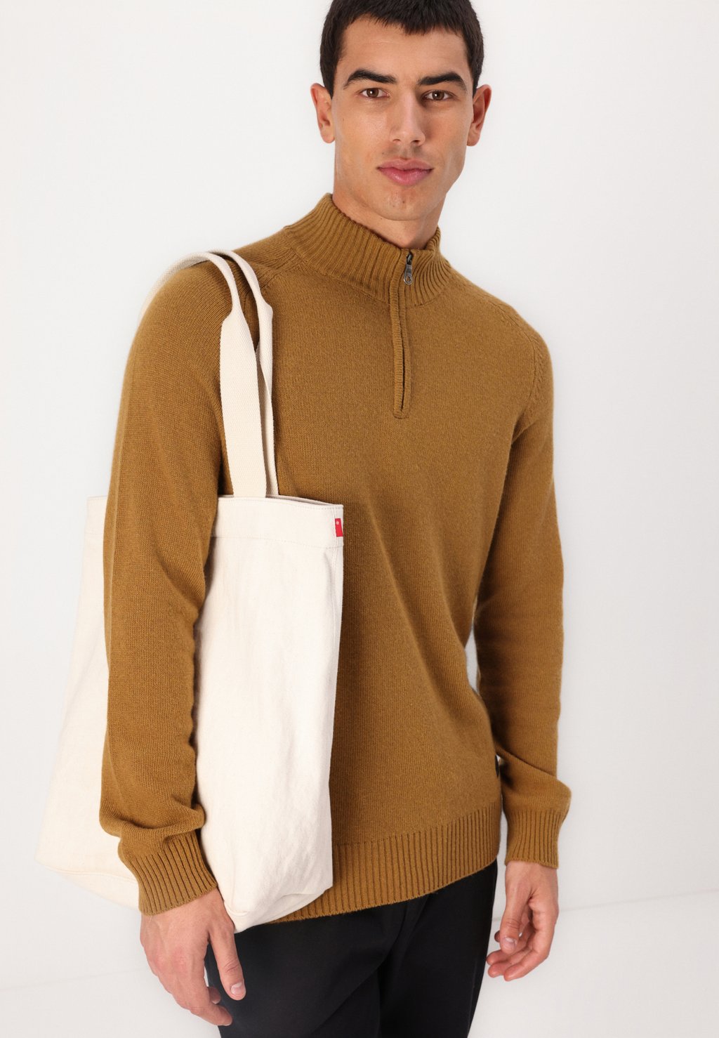 

Джемпер SADDLE SLEEVE QUARTER ZIP Lyle & Scott, желтый
