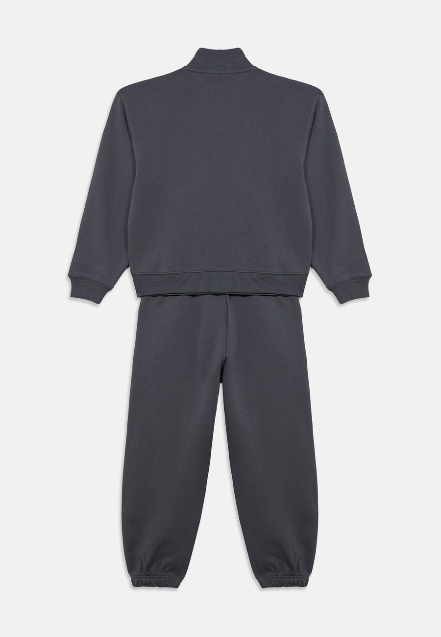 Толстовка Calvin Klein Jeans HALF ZIP TAPE UNISEX SET, Coal/Dark Grey — фото 2