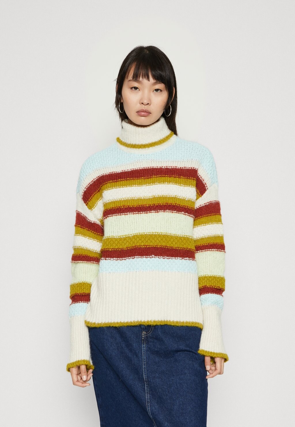 

Свитшот Vero Moda VMWYNONA ROLLNECK, береза/белый прозрачный/красная охра/авокадо/тростник