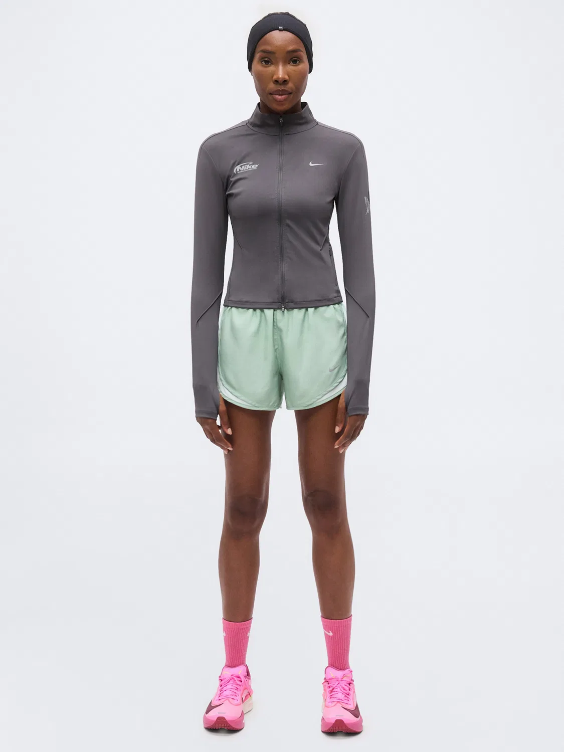 Тренировочная куртка Nike SWIFT серого и светло-серого цвета — фото 4