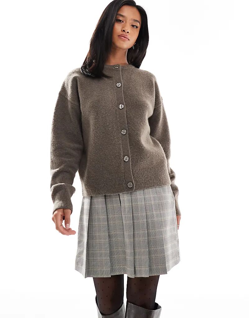 

Мини-юбка New Look Petite с плиссировкой в ​​коричневую клетку