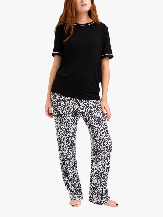

Комплект пижамы Leopard Print Bottoms из бамбуковой ткани Pretty You London, Black/Luxe Leopard