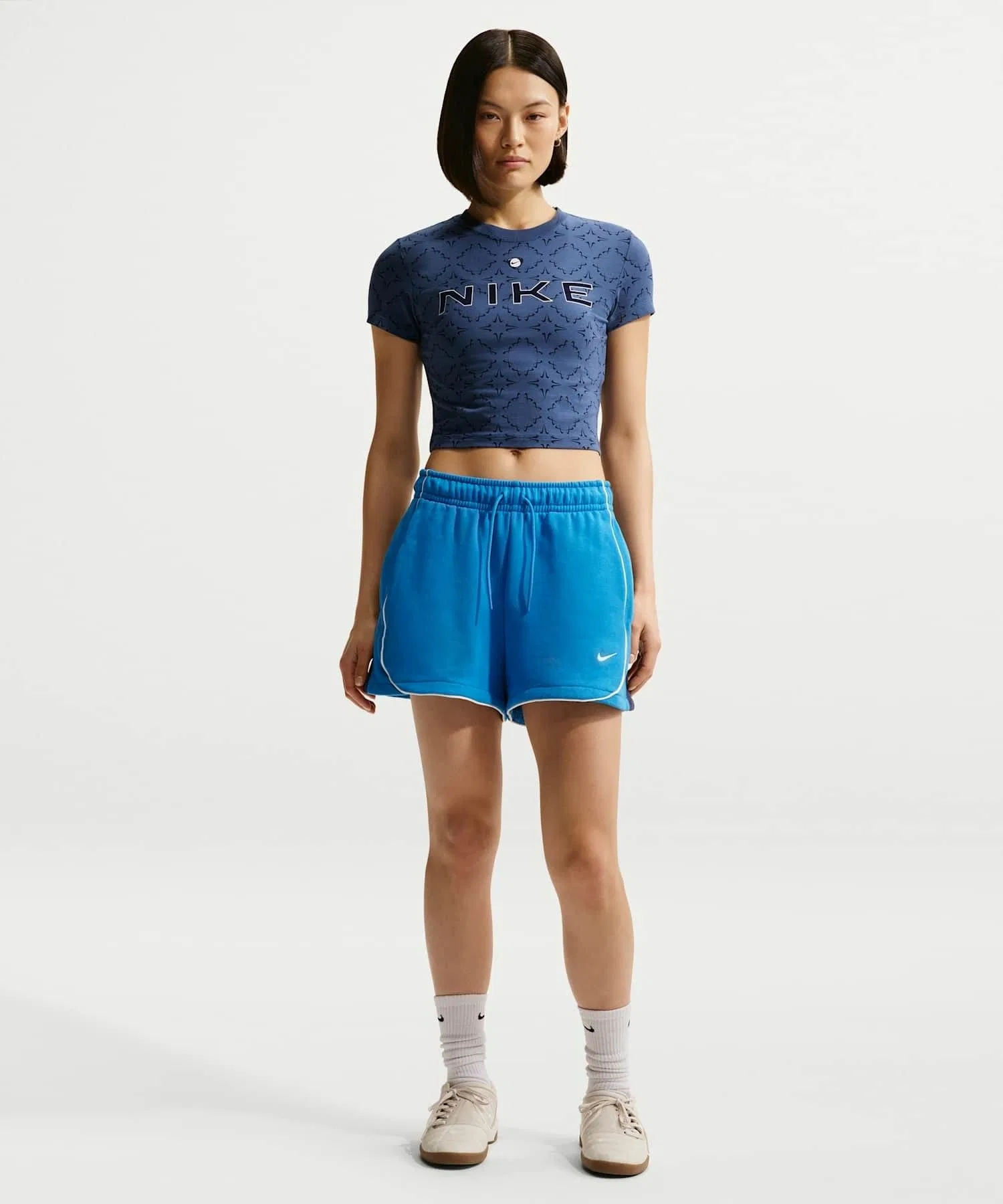 Женская футболка Nike Sportswear Chill Knit Slim Cropped T-Shirt — фото 4