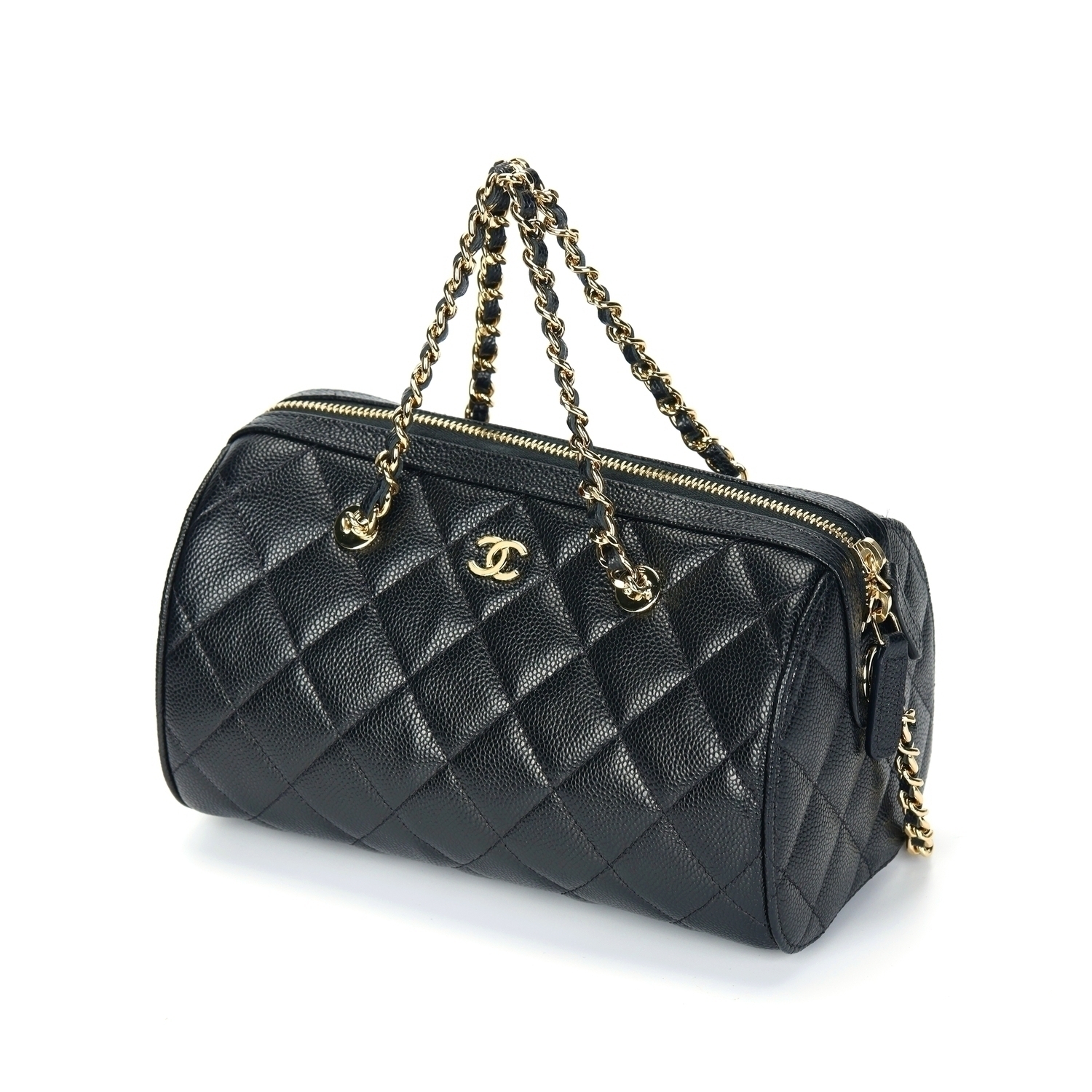 CHANEL Женская черная сумка через плечо из зерненой телячьей кожи с золотистой фурнитурой — фото 2