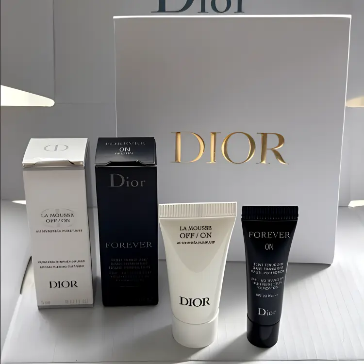 Наборы пробников косметики для женщин DIOR, Water Lily Cleanser 5ml+Long-Wear Foundation 2.7ml — фото 2
