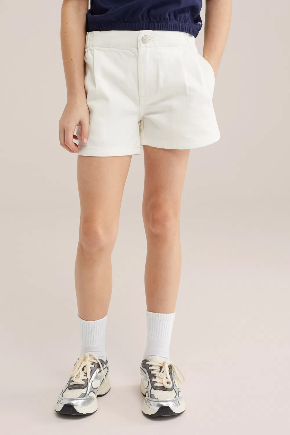Джинсы свободного кроя We Fashion, White Denim — фото 3
