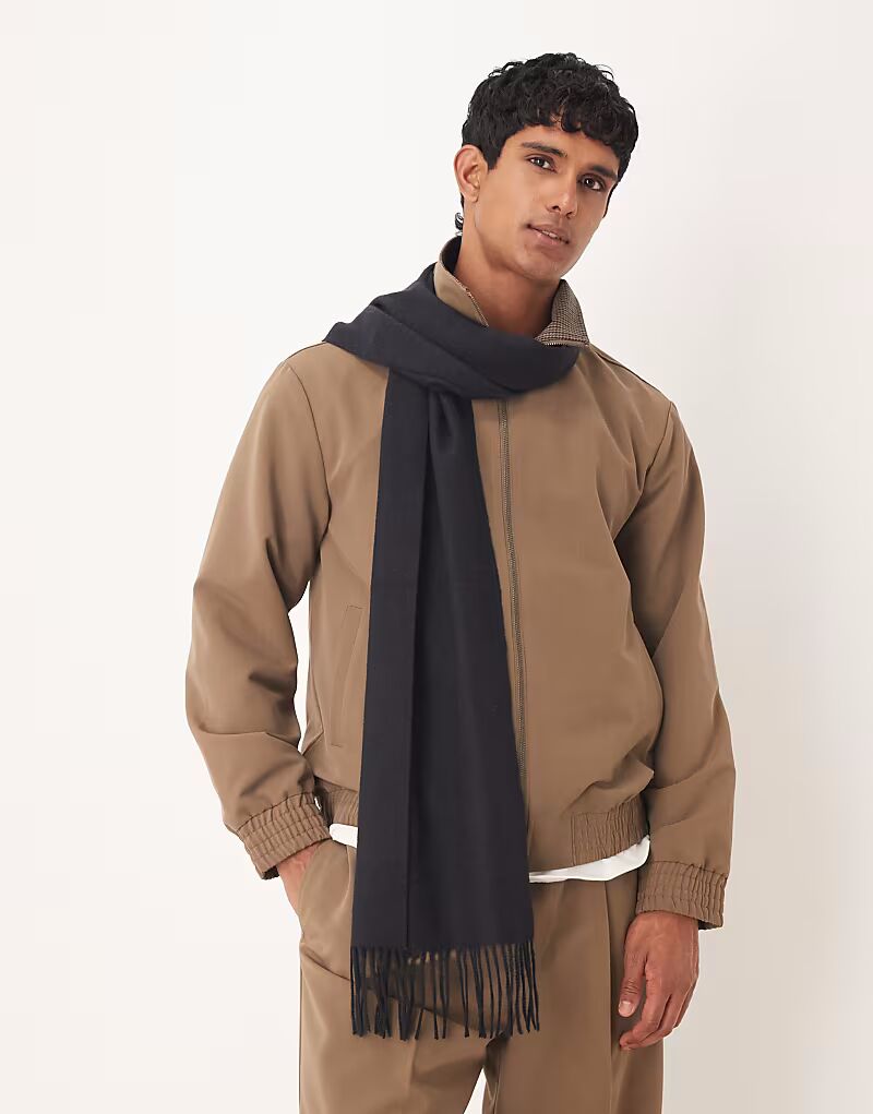 

Классический шарф темно-синего цвета Mango